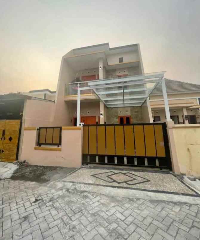 dijual rumah taman tlogomulyo