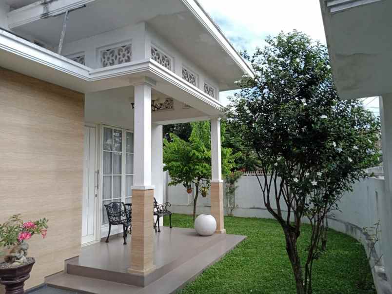 dijual rumah tanah luas pbi araya malang