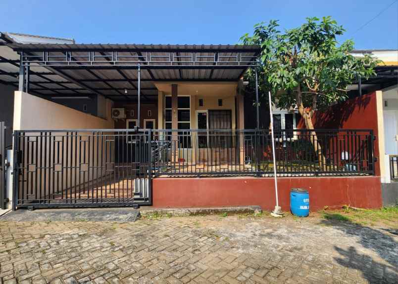 dijual rumah tembalang