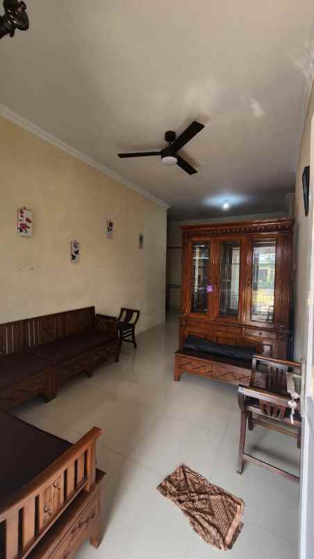 dijual rumah tembalang