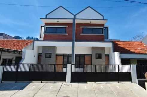 dijual rumah tenggilis mejoyo