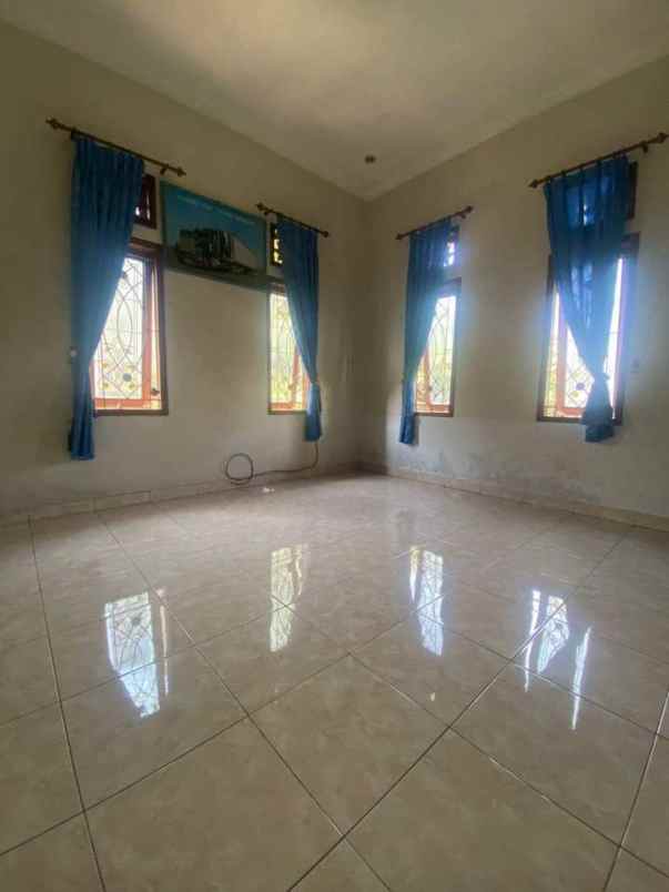 dijual rumah terusan buah batu