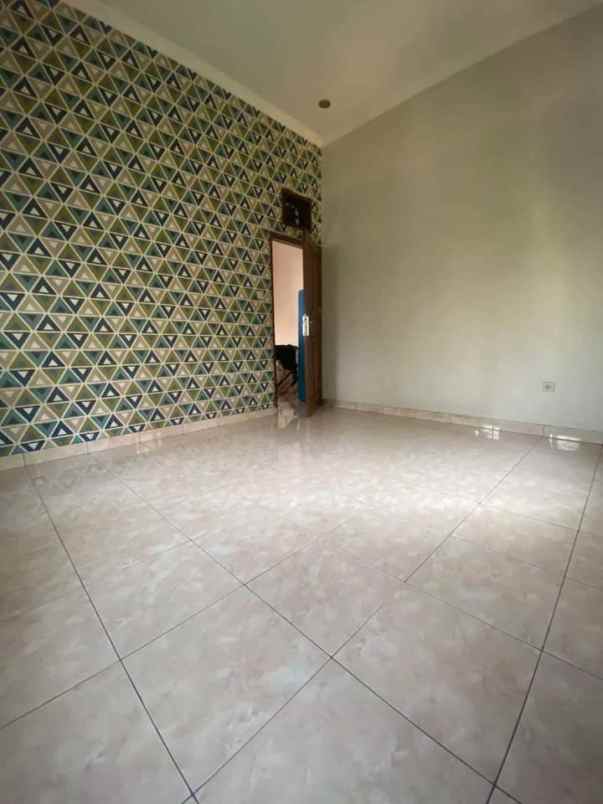 dijual rumah terusan buah batu