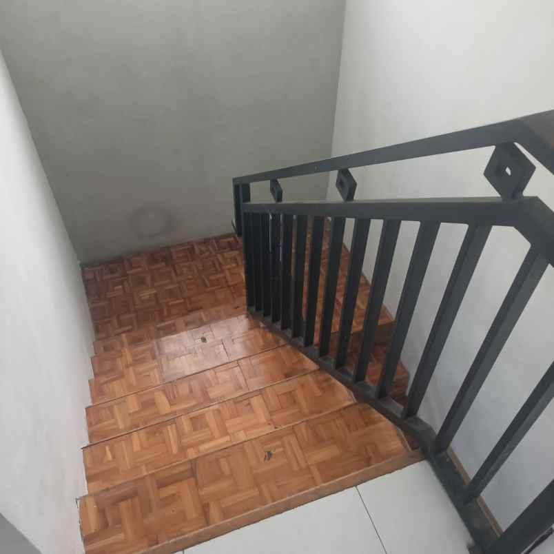 dijual rumah terusan jakarta antapani