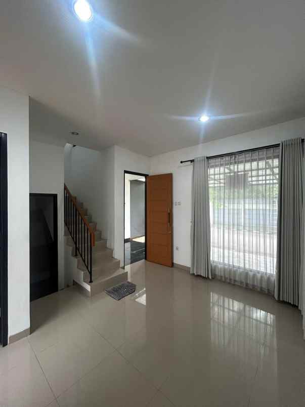 dijual rumah trevista bojongsari