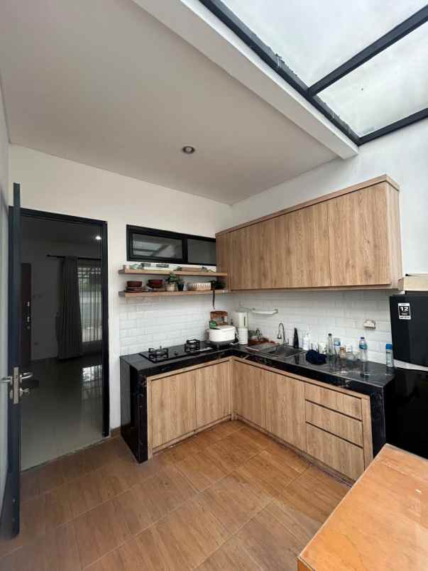 dijual rumah trevista bojongsari