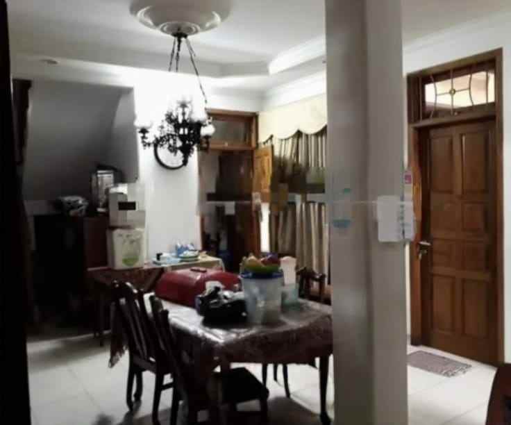 dijual rumah tulodong bawah senayan