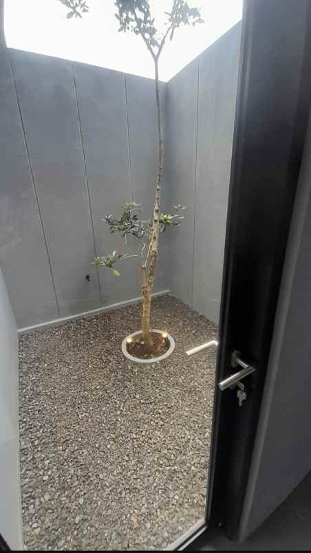 dijual rumah turangga