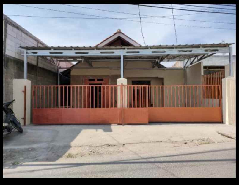 dijual rumah warung ayu