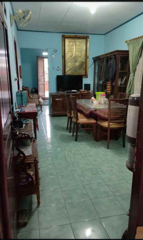 dijual rumah warung ayu