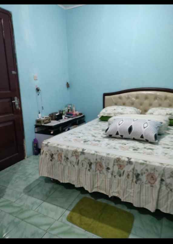 dijual rumah warung ayu