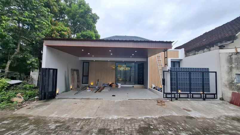 dijual rumah wedomartani