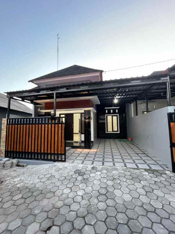 dijual rumah wedomartani ngemplak