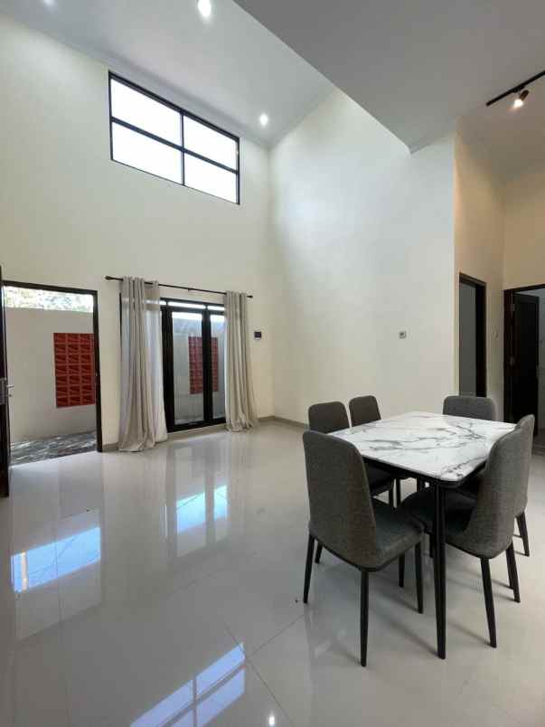 dijual rumah wedomartani ngemplak