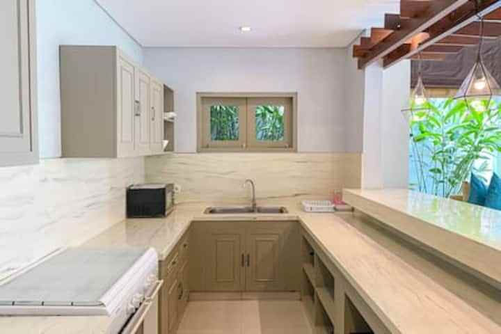 dijual villa berawa canggu bali