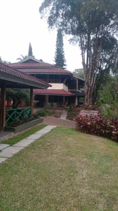 dijual villa cisarua bogor jawa barat