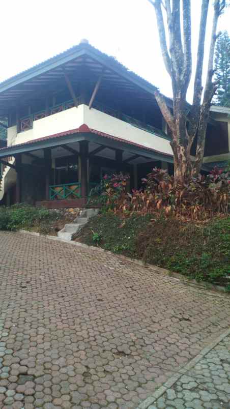 dijual villa cisarua bogor jawa barat