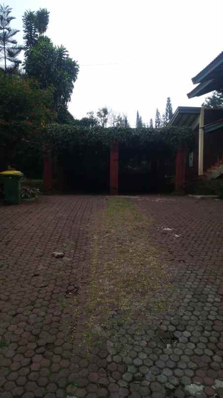 dijual villa cisarua bogor jawa barat