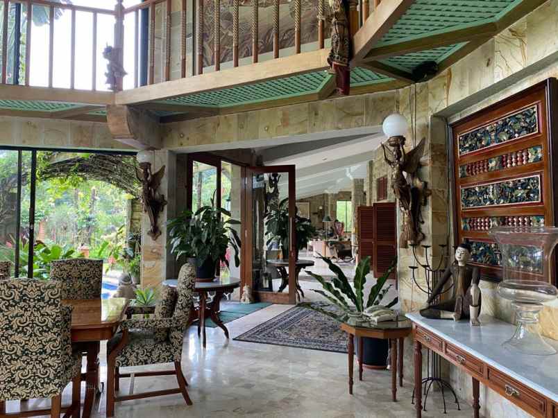 dijual villa jl gandamanah tugu selatan