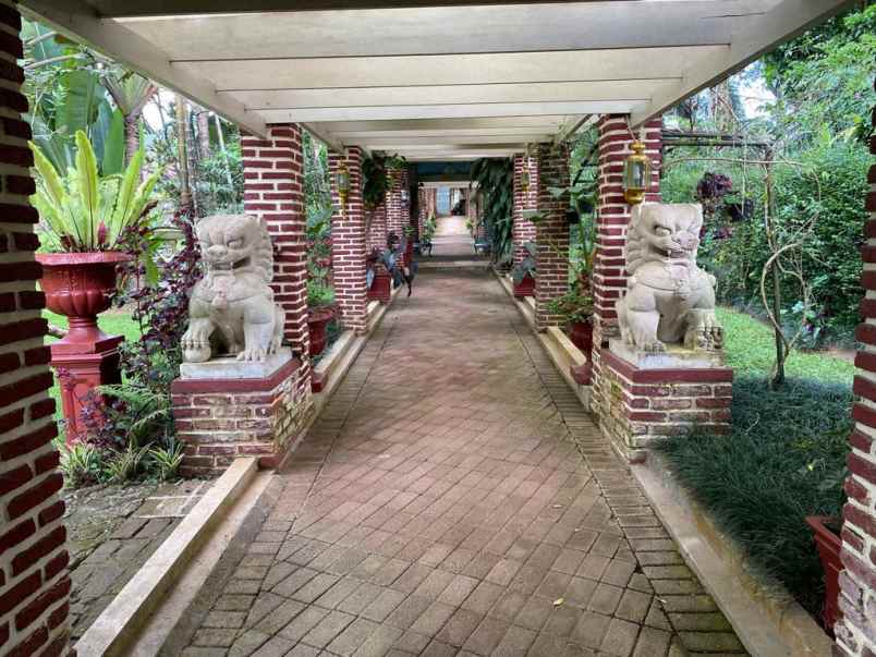 dijual villa jl gandamanah tugu selatan