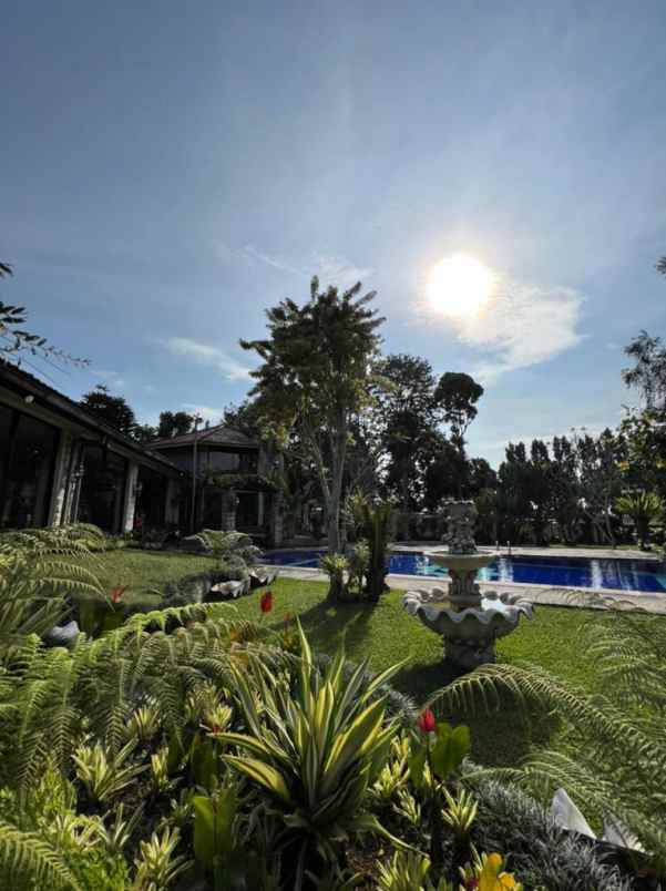 dijual villa jl gandamanah tugu selatan