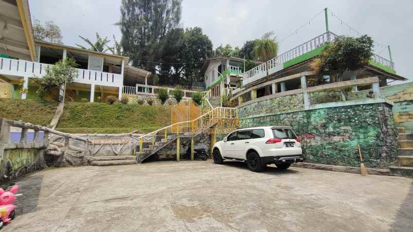 dijual villa kelurahan cibereum