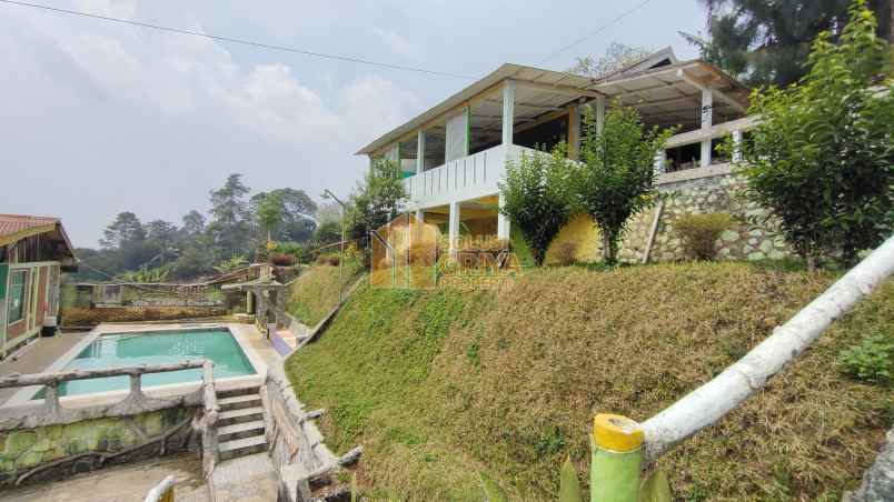 dijual villa kelurahan cibereum