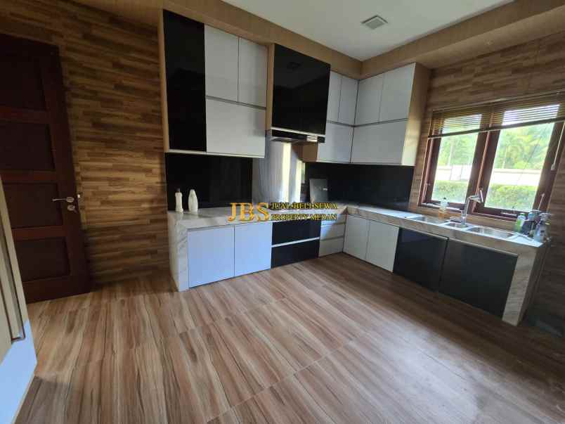 dijual villa komplek villa panbil jalan