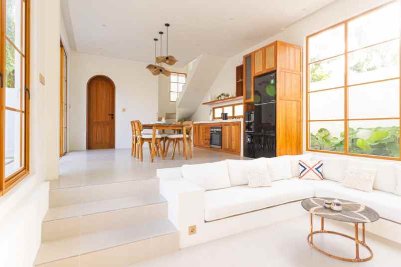 dijual villa lantai 2 lokasi cepaka munggu