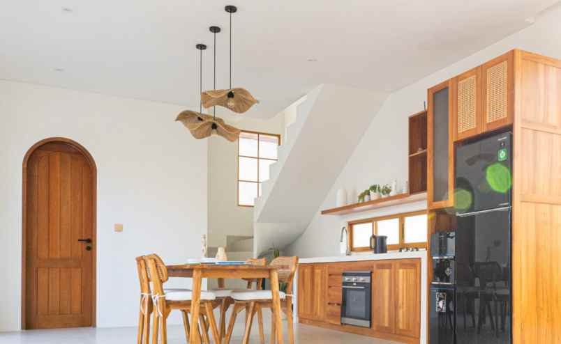 dijual villa lantai 2 lokasi cepaka munggu