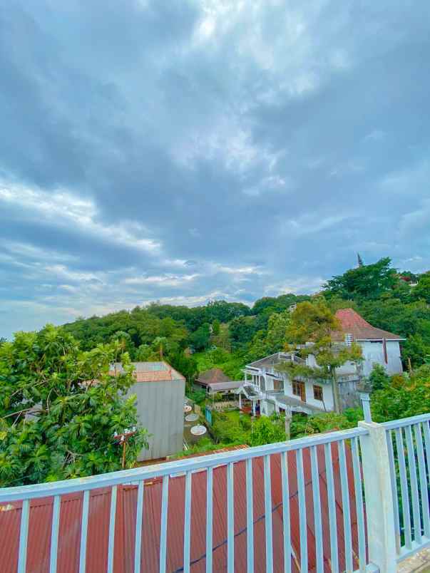 dijual villa tretes prigen 3 lantai