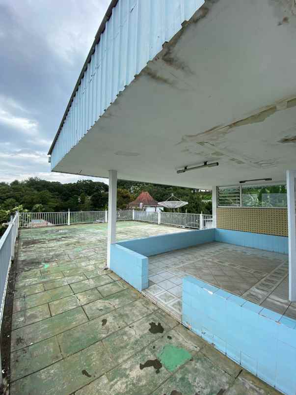 dijual villa tretes prigen 3 lantai