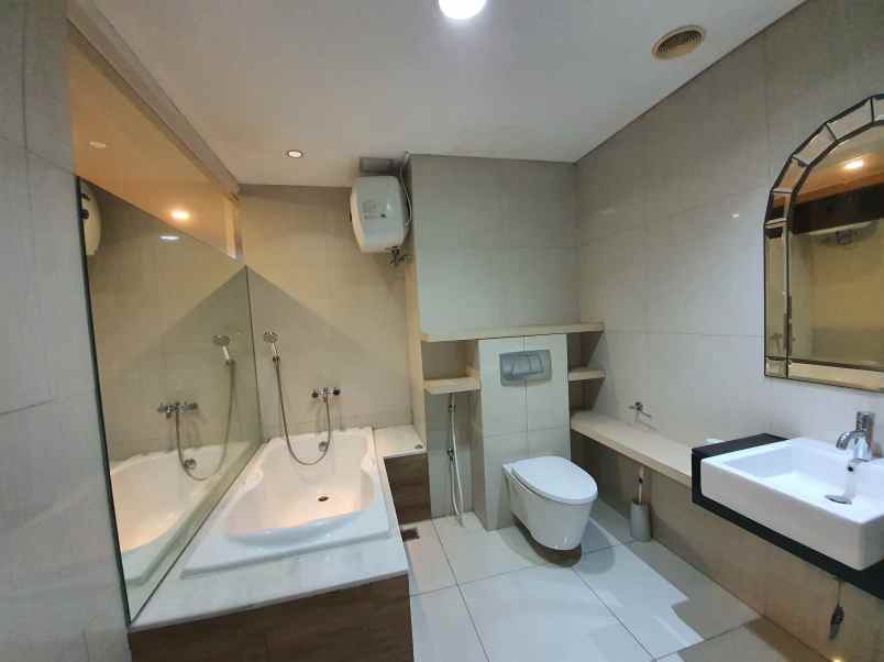 disewakan apartemen ciputra world tower vue