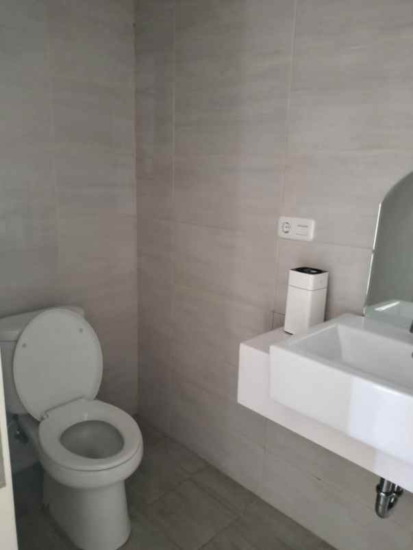 disewakan cluster chiara suvarna sutera tangerang