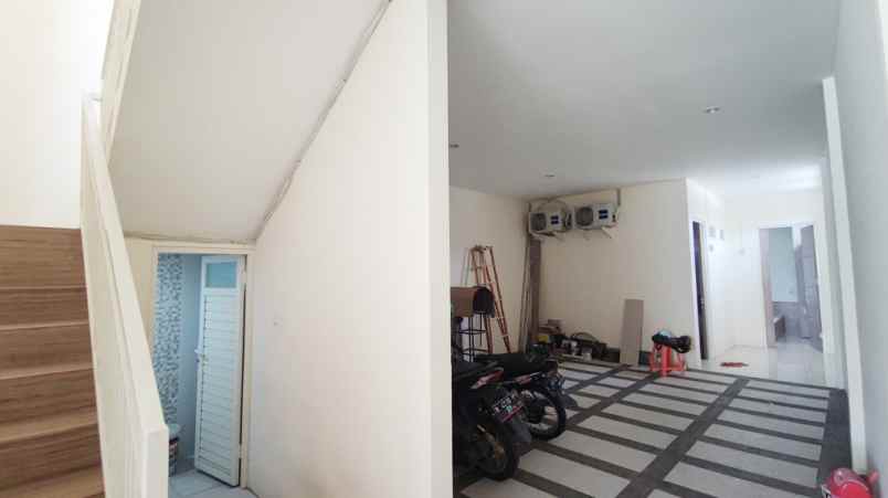 disewakan kost jl kedung tarukan vi no 18