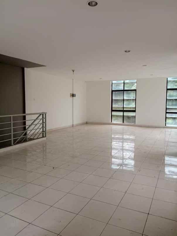 disewakan ruko bagus magnetica square lippo cikarang