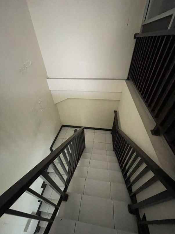 disewakan ruko gudang kantor delta silicon lippo cikarang