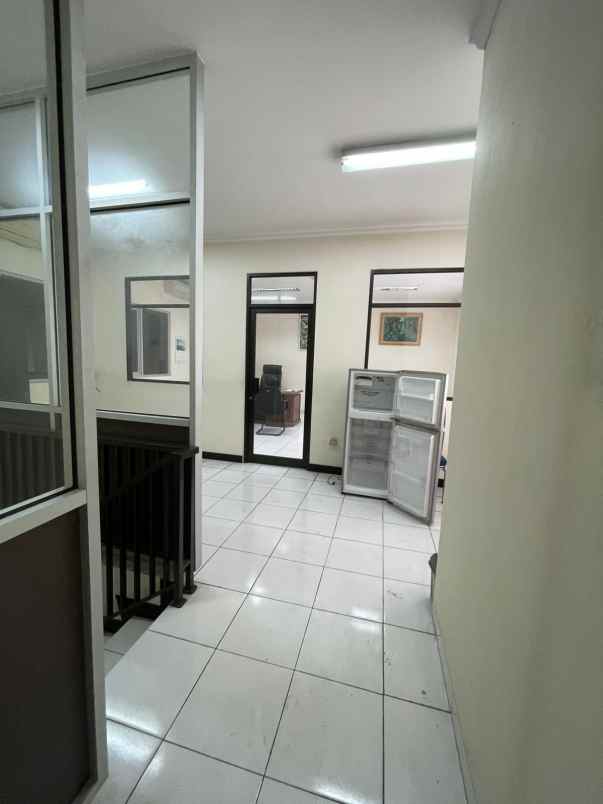 disewakan ruko gudang kantor delta silicon lippo cikarang