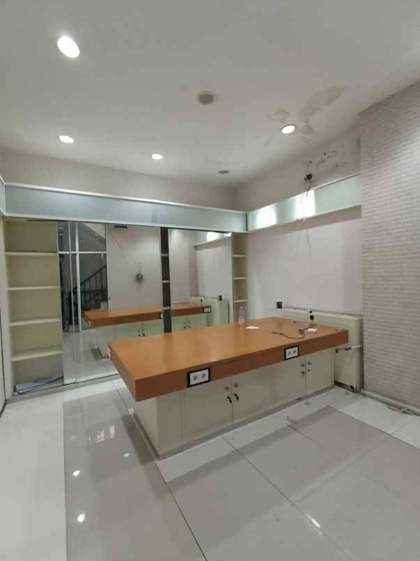 disewakan ruko gudang kantor jemursari