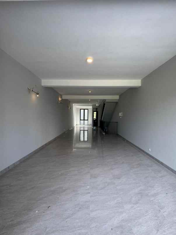 disewakan ruko gudang kantor pakuwon city beverly