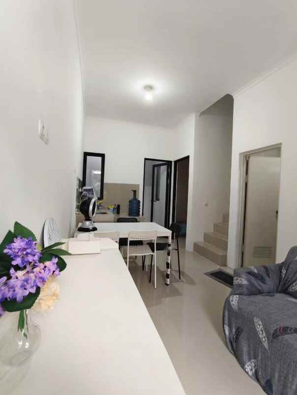 disewakan rumah babatan pantai