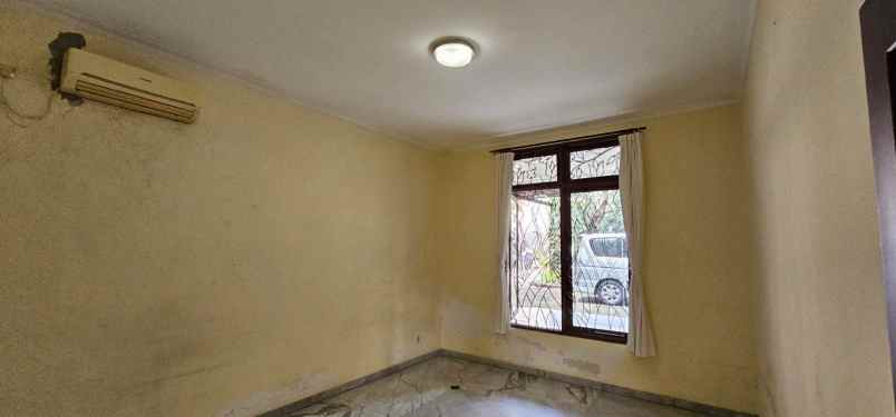 disewakan rumah dharmawangsa