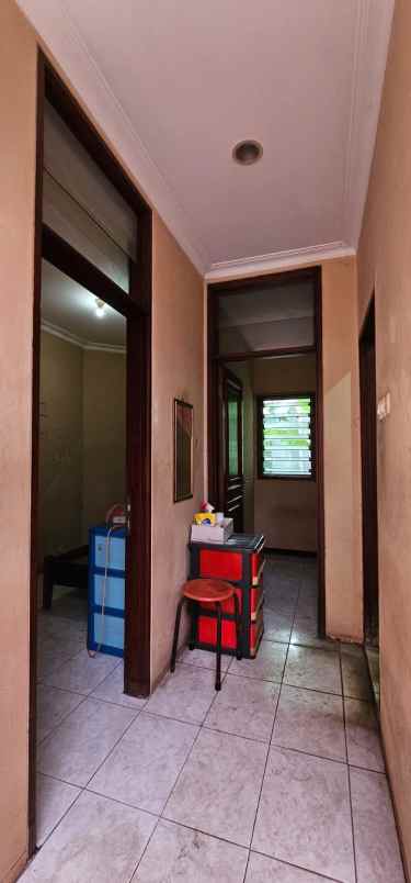 disewakan rumah dharmawangsa