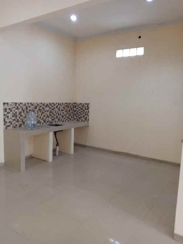 disewakan rumah kelapa kopyor kelapa gading