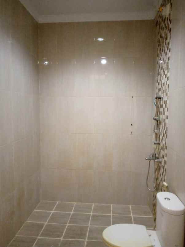 disewakan rumah kelapa kopyor kelapa gading