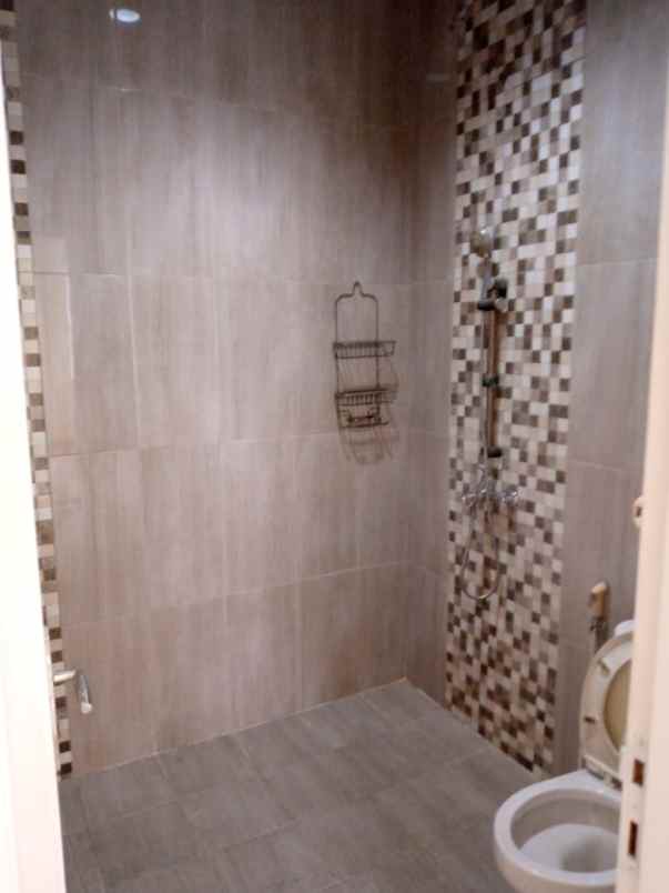 disewakan rumah kelapa kopyor kelapa gading