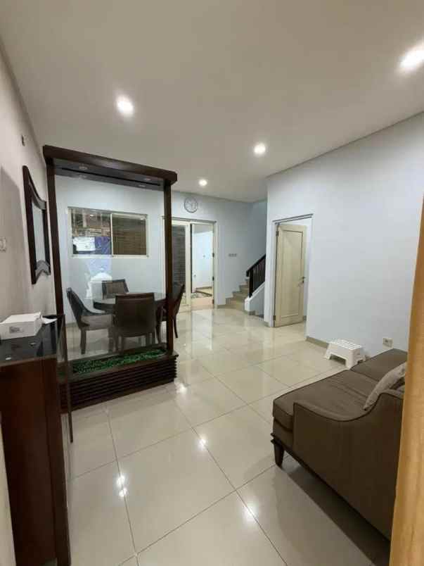 disewakan rumah kembangan