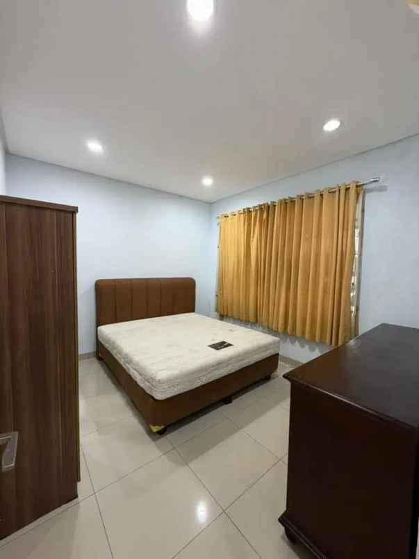 disewakan rumah kembangan