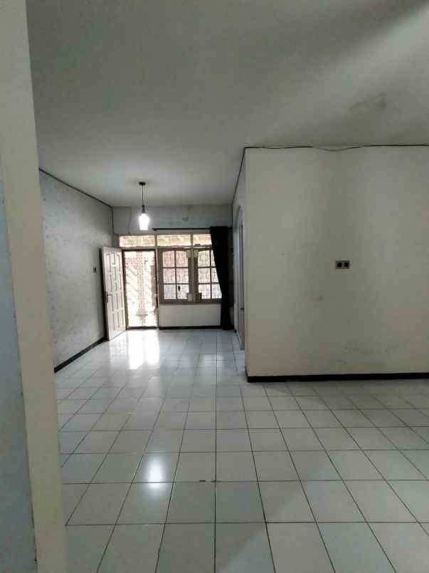 disewakan rumah klampis