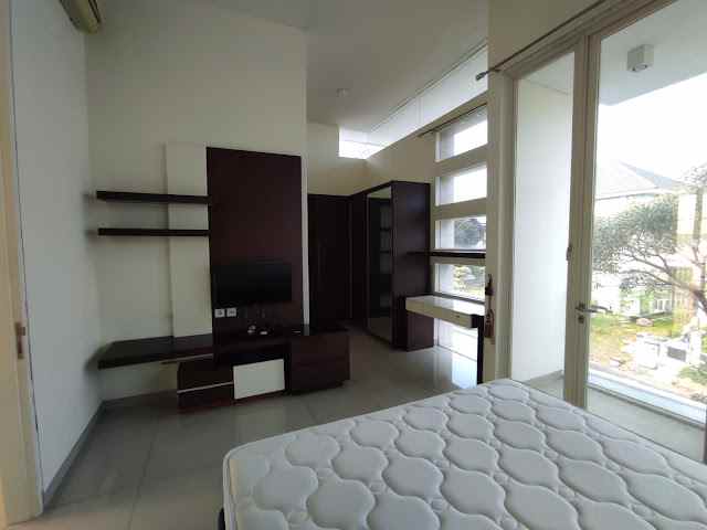 disewakan rumah pakuwon indah the mansion